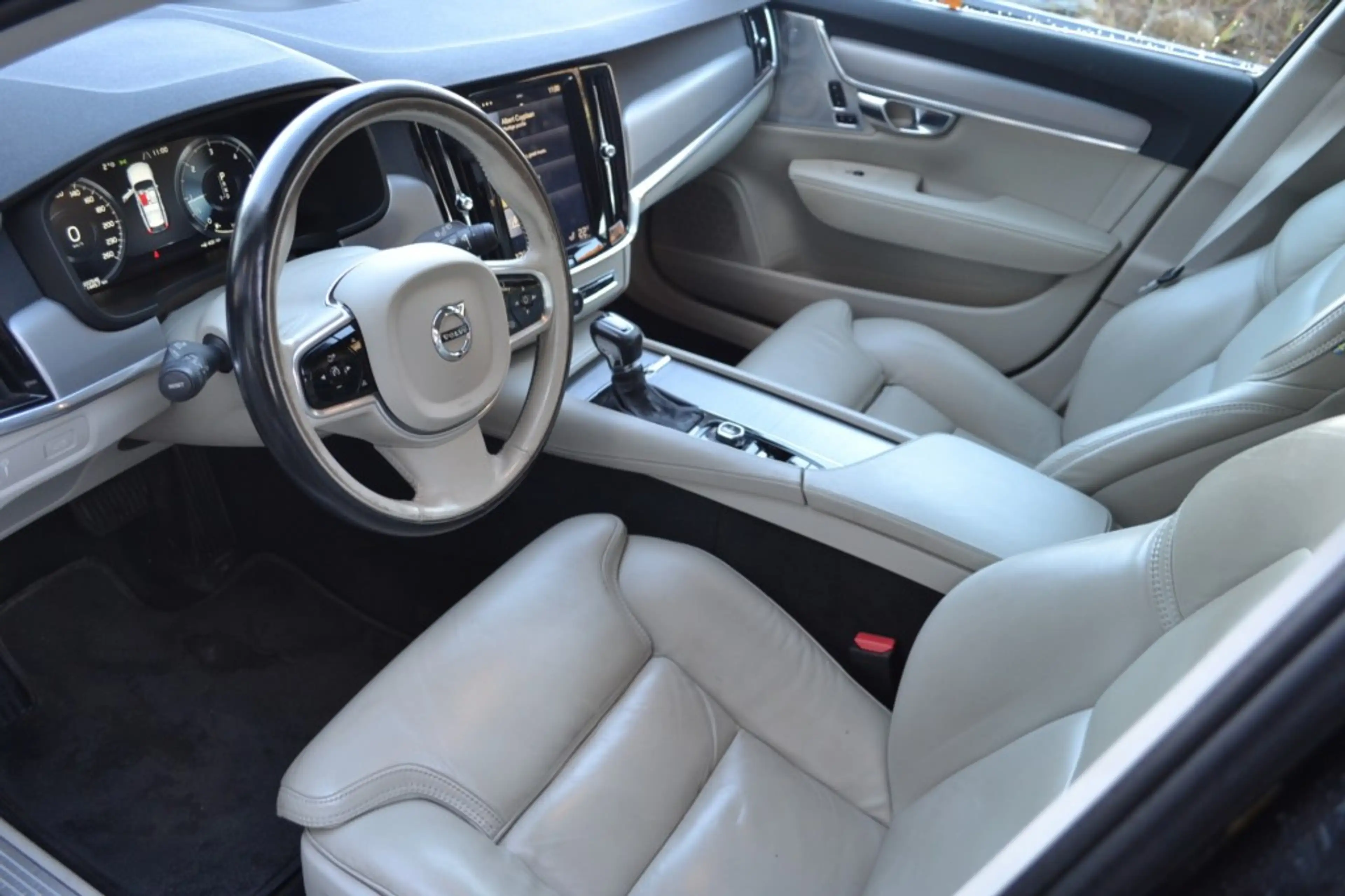Volvo V90 2.0 D4  Bowers Wilkins / export /b2b — photo 5