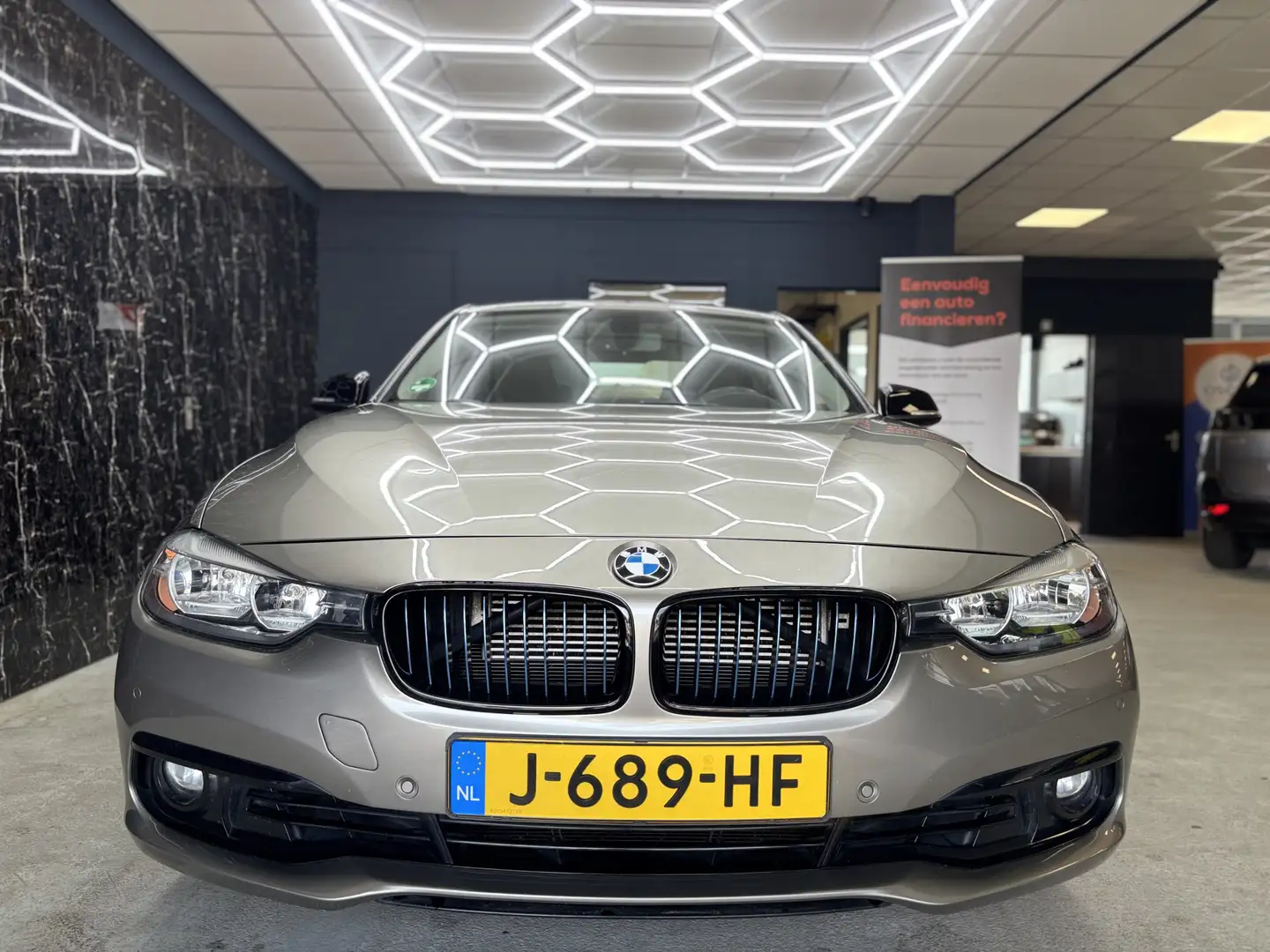 BMW 330 3-serie 330e High Executive Beige - 2