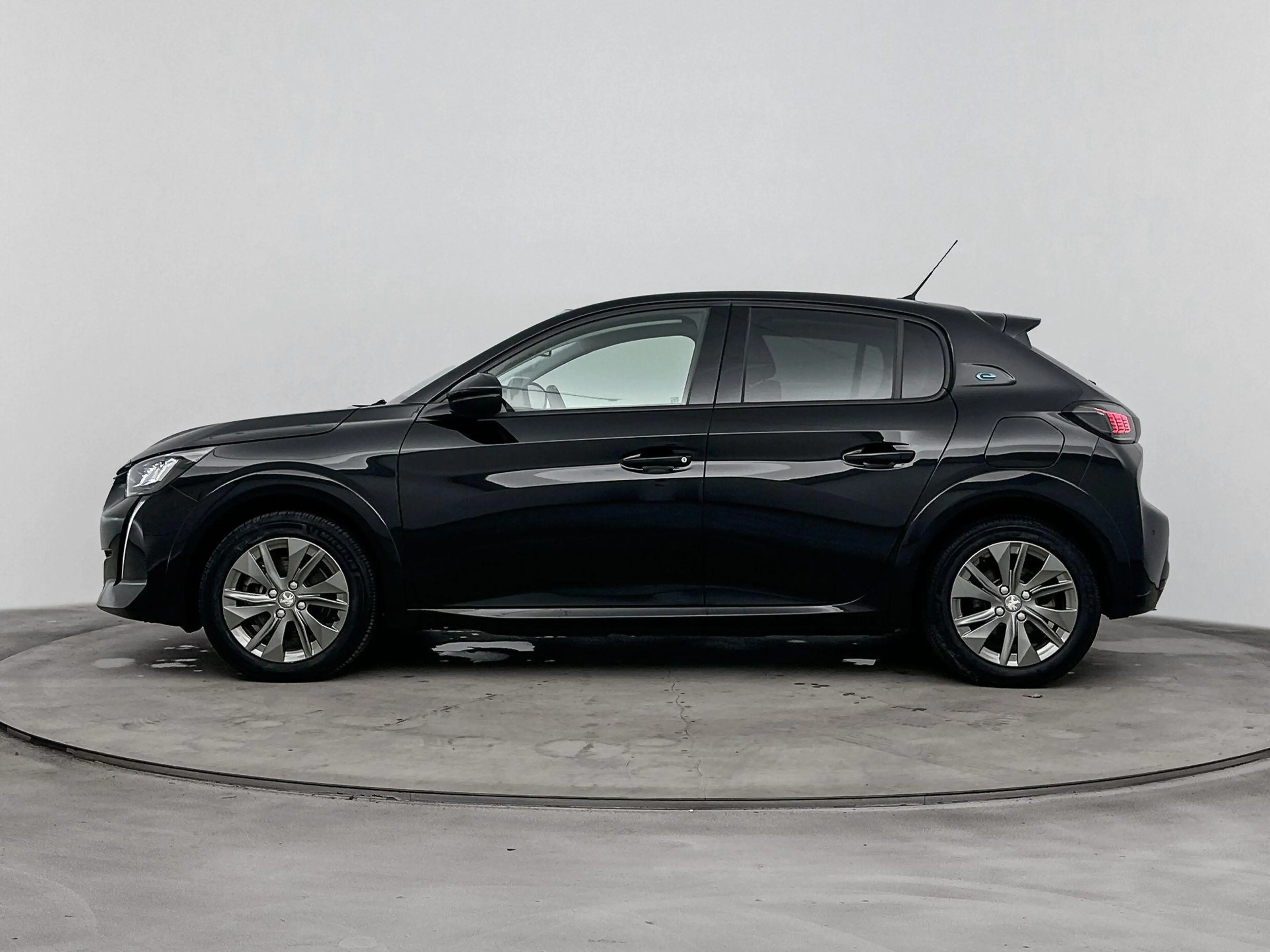 Peugeot e-208 136 pk 50 kWH EV Allure Pack | ACCU 93% | Navigati — photo 2