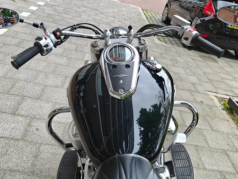 Suzuki Intruder C - foto 8