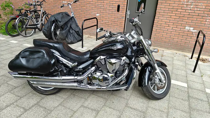 Suzuki Intruder C