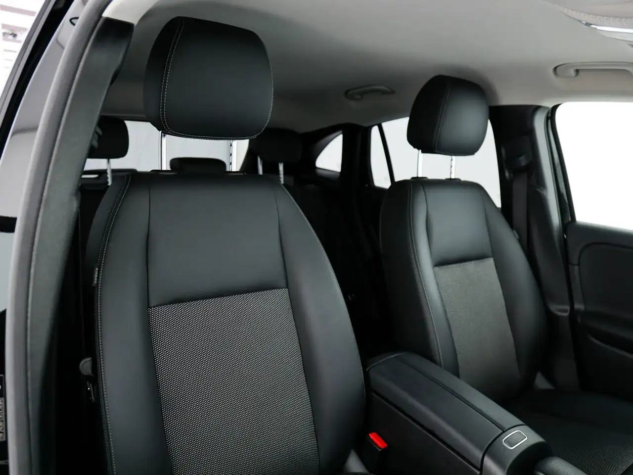Mercedes-Benz GLA 180 180 d executive auto 12