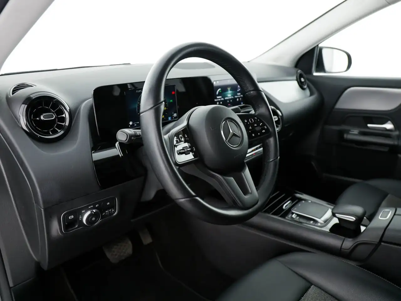 Mercedes-Benz GLA 180 180 d executive auto 11