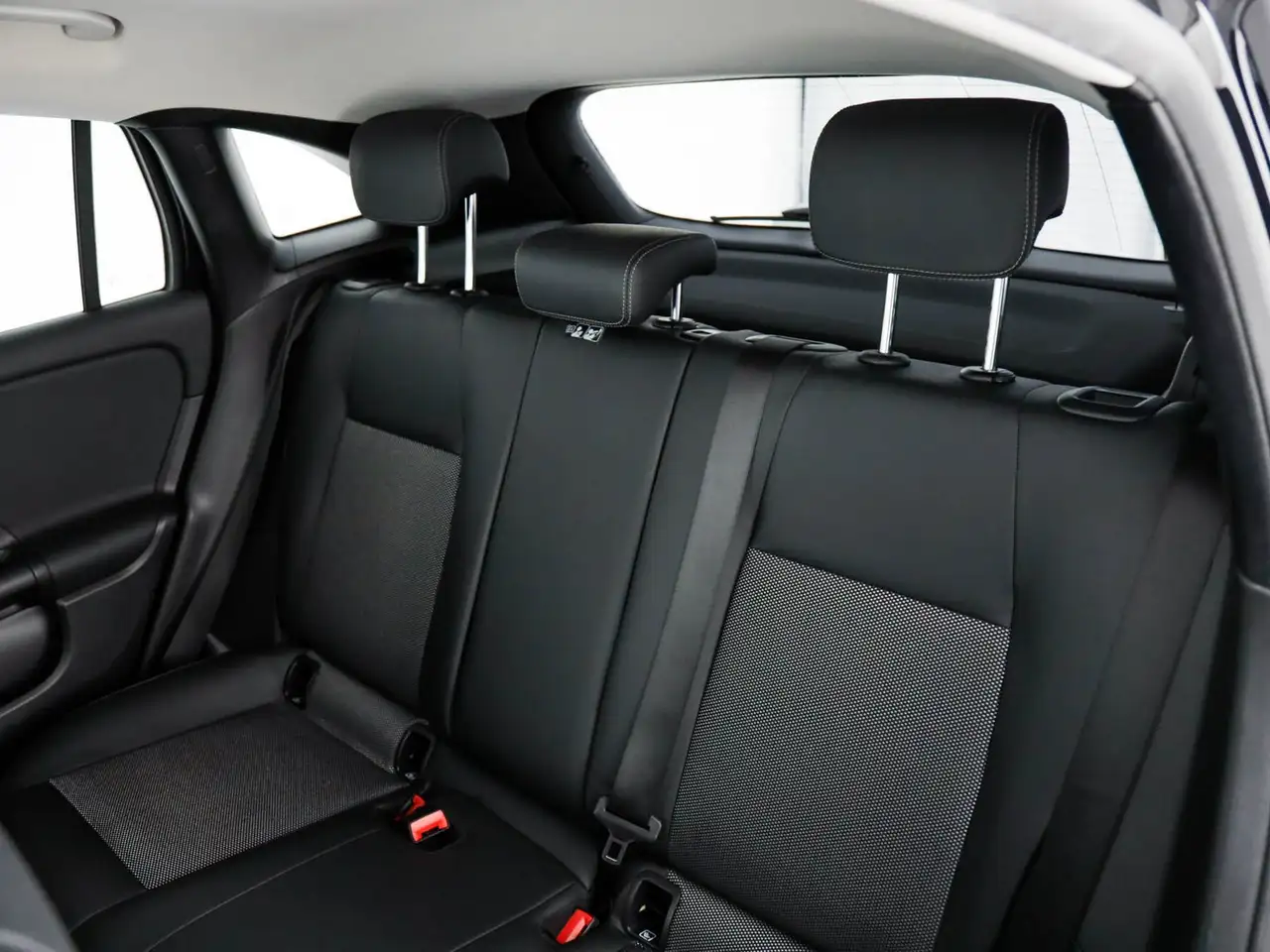 Mercedes-Benz GLA 180 180 d executive auto 14