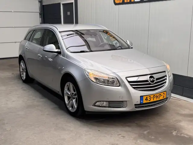 Opel Insignia view 3