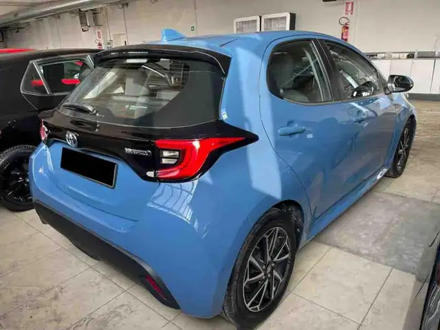 Toyota Yaris view 3
