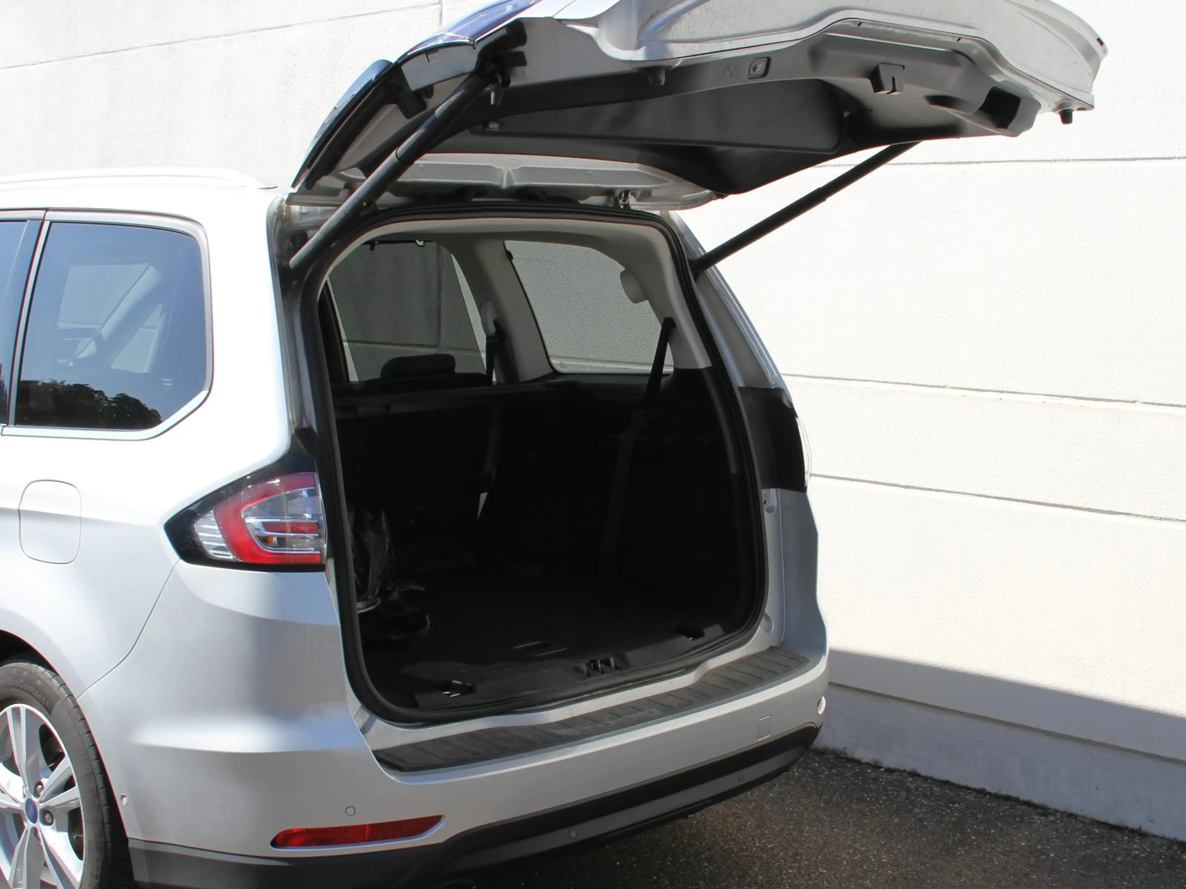 Ford Galaxy 2.0 Titanium Leder Adapt LED Panorama AHK — photo 10