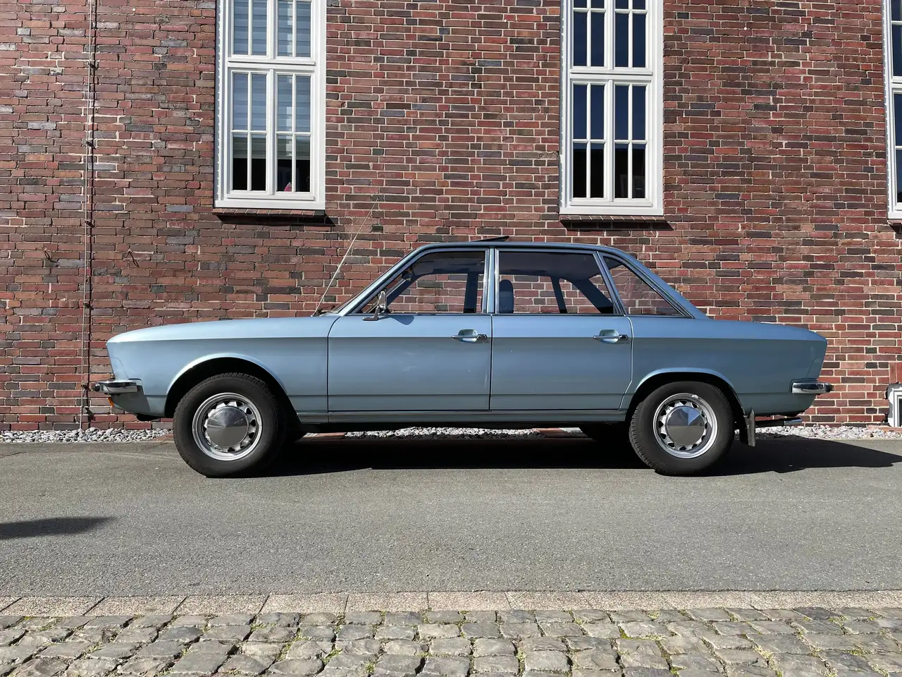 Volkswagen K70 Luxus in Marathonmetallic, foto 8