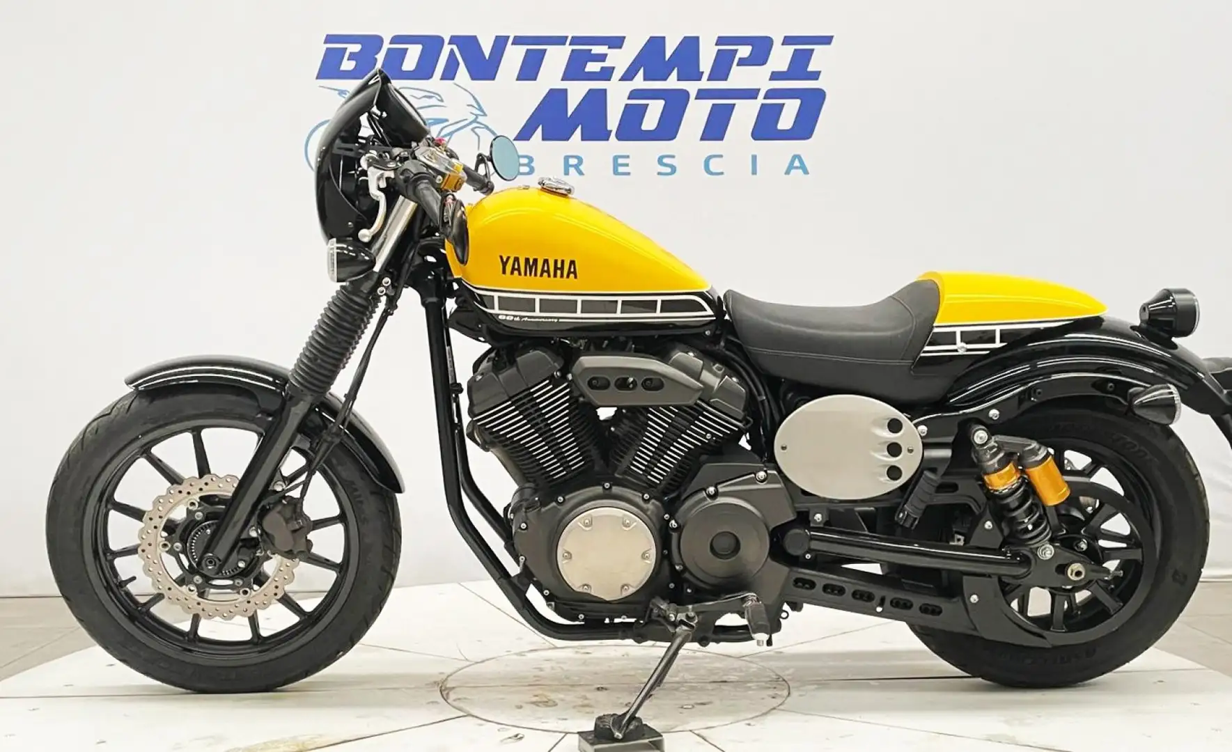 Yamaha XV 950 Racer 60th Anniversary 2017 - AKRAPOVIC Amarillo - 2