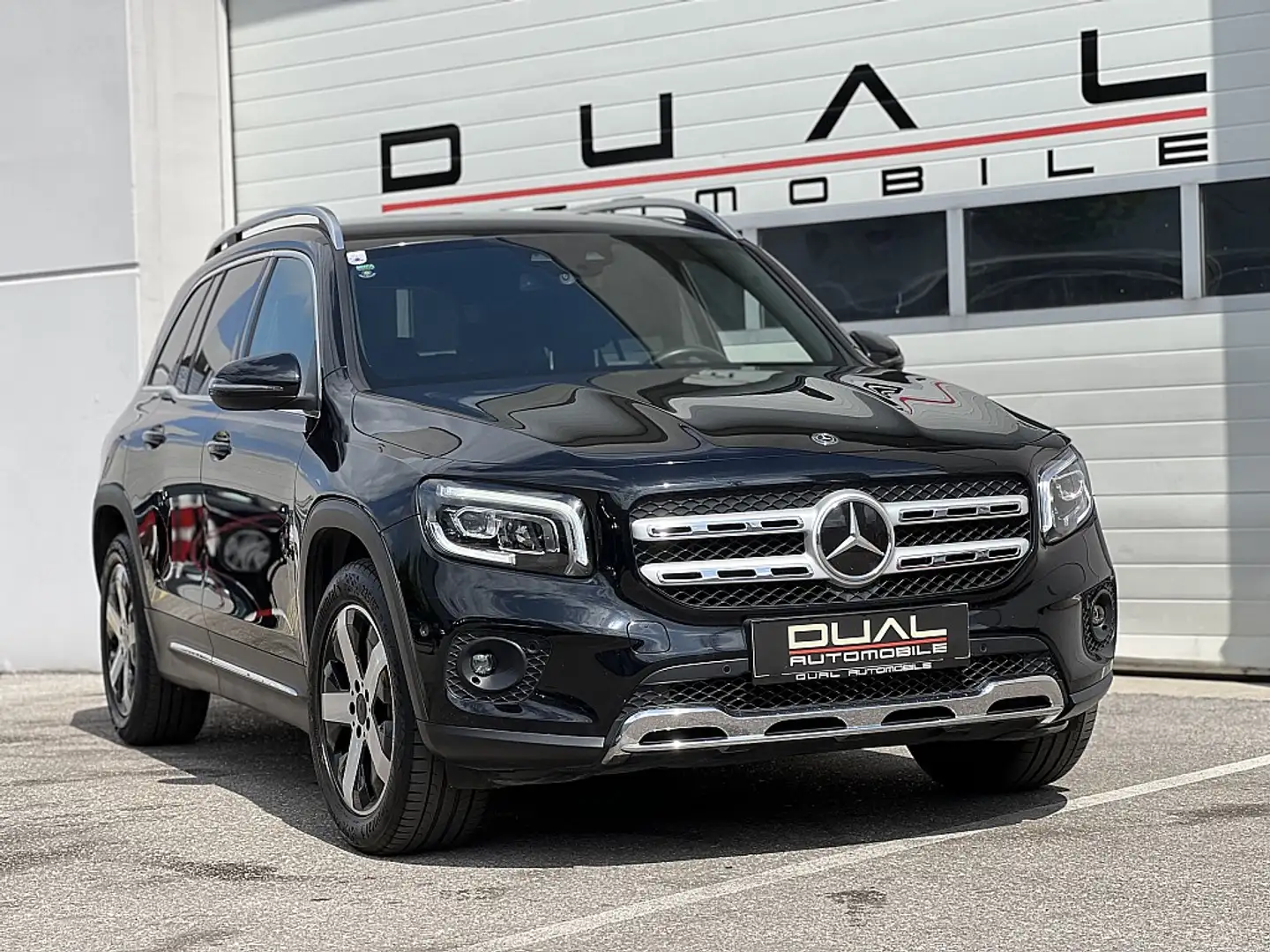 Mercedes-Benz GLB 200 d Aut.|LED|WIDESCREEN|RFK|AMBT Schwarz - 2