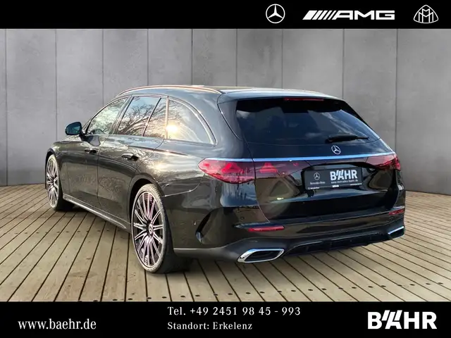 Mercedes-Benz E-Class view 3