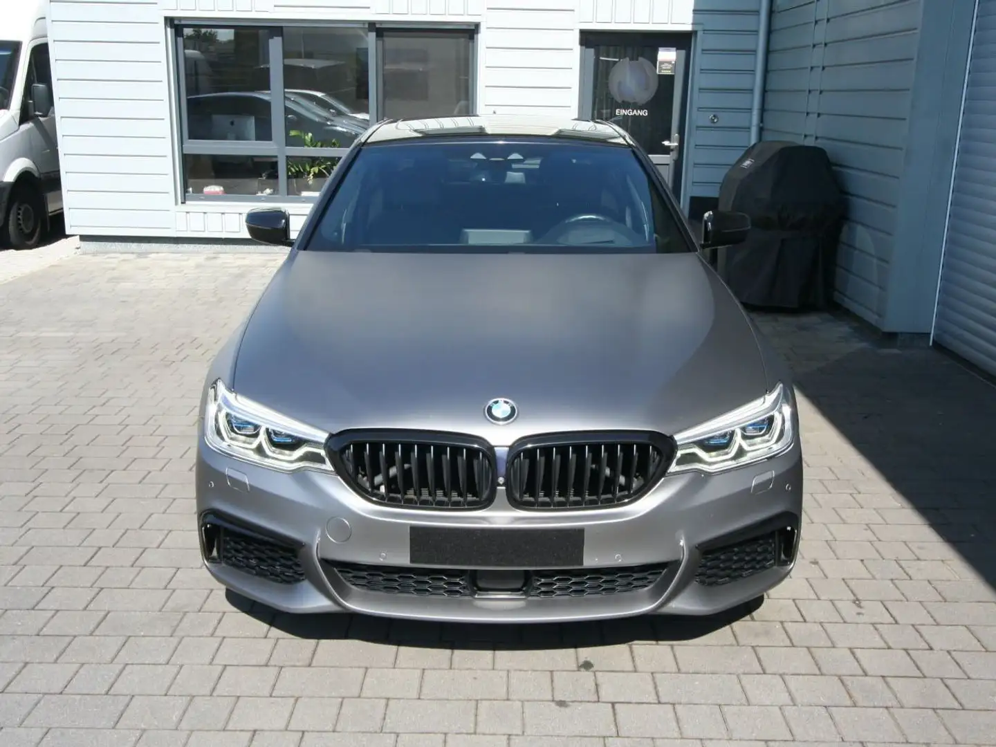 BMW M550 xDrive - 2
