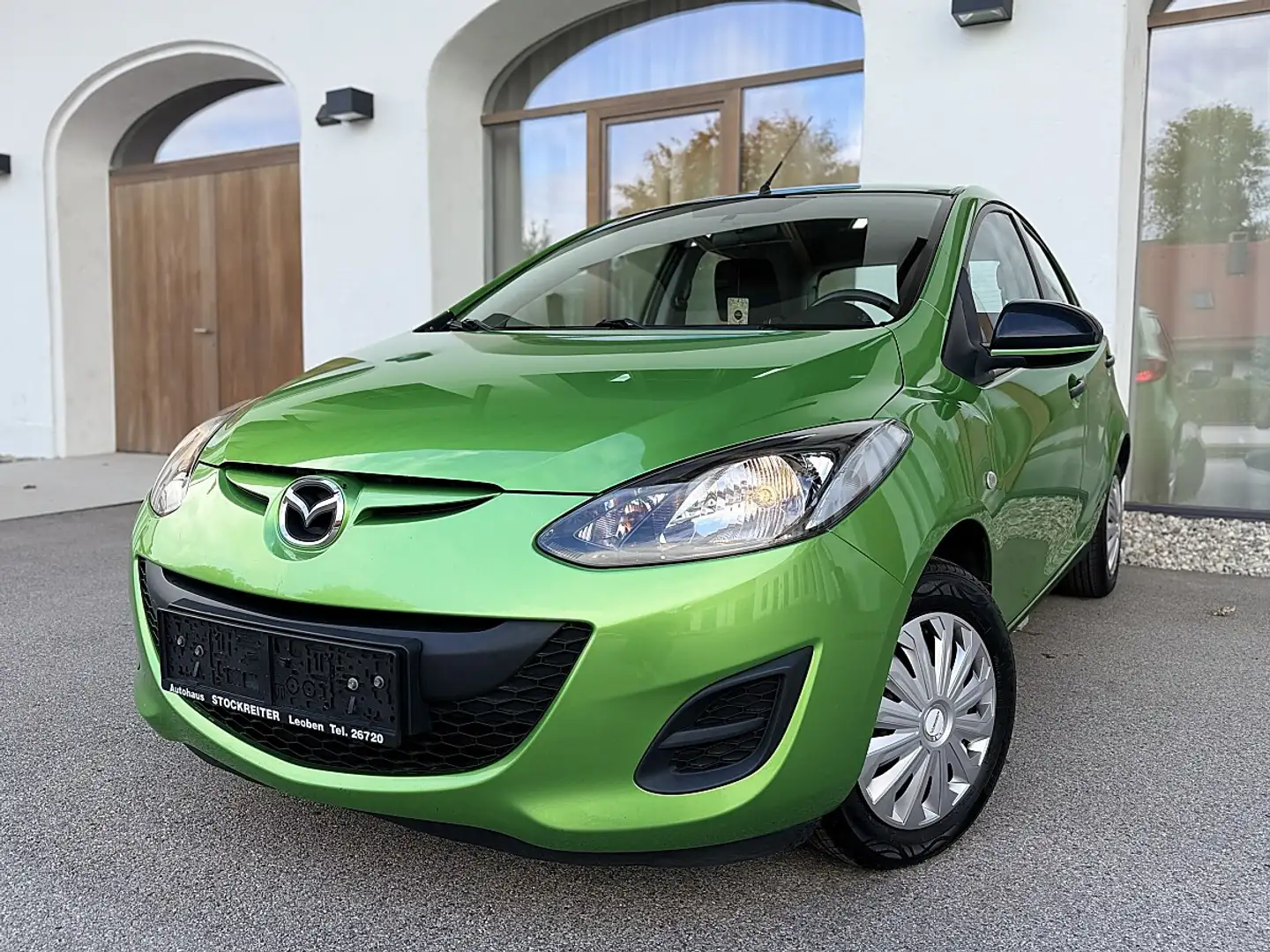 Mazda 2 Mazda2 1,3i CE Pro *Service neu* Grün - 1