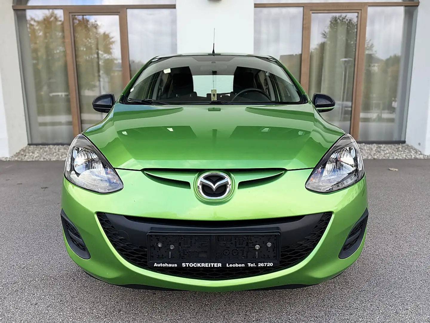 Mazda 2 Mazda2 1,3i CE Pro *Service neu* Grün - 2