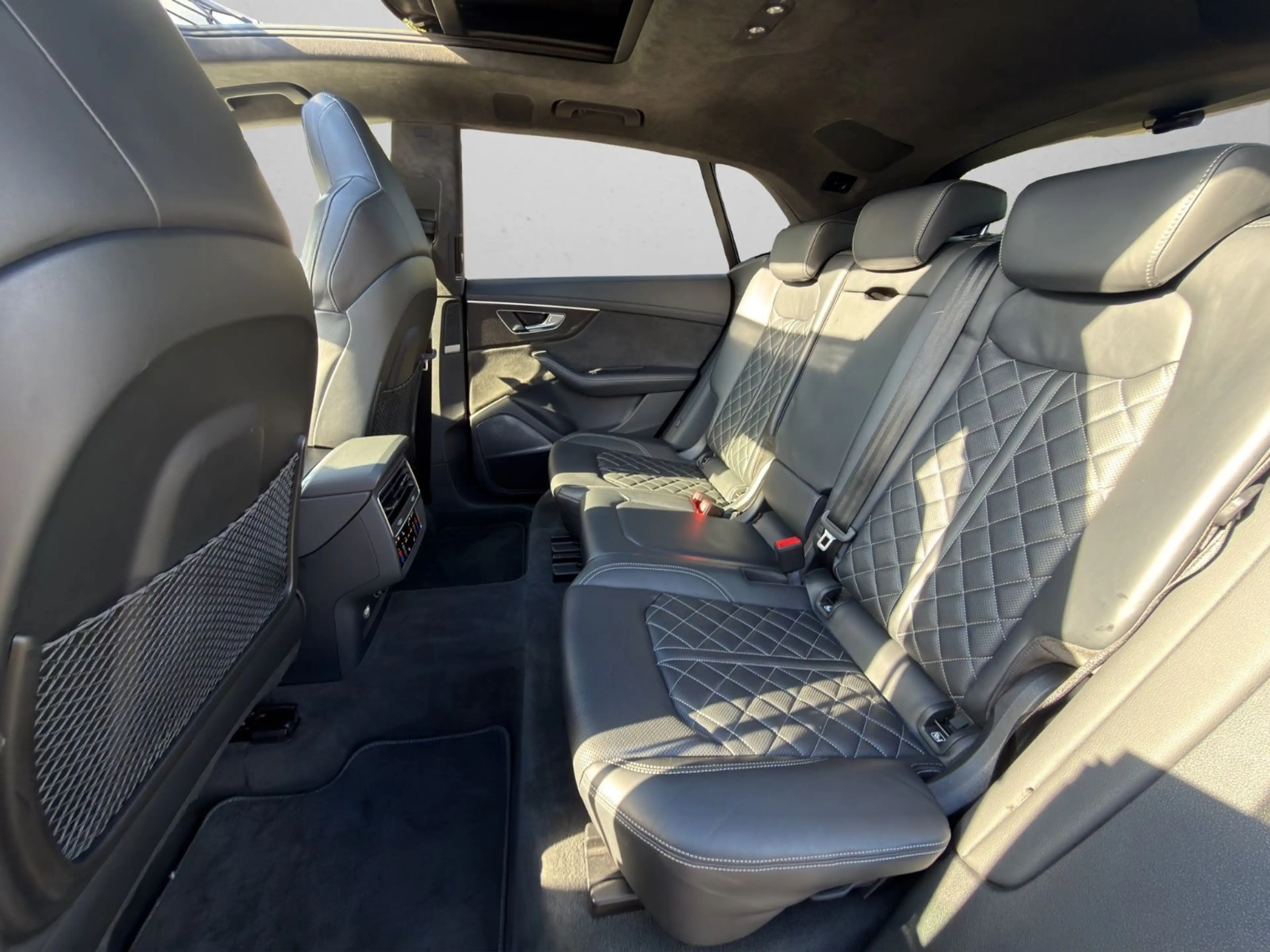 Audi SQ8 4.0 TDI quattro*VOLL*PANO+B&O*360*AIR*22Z* — photo 15