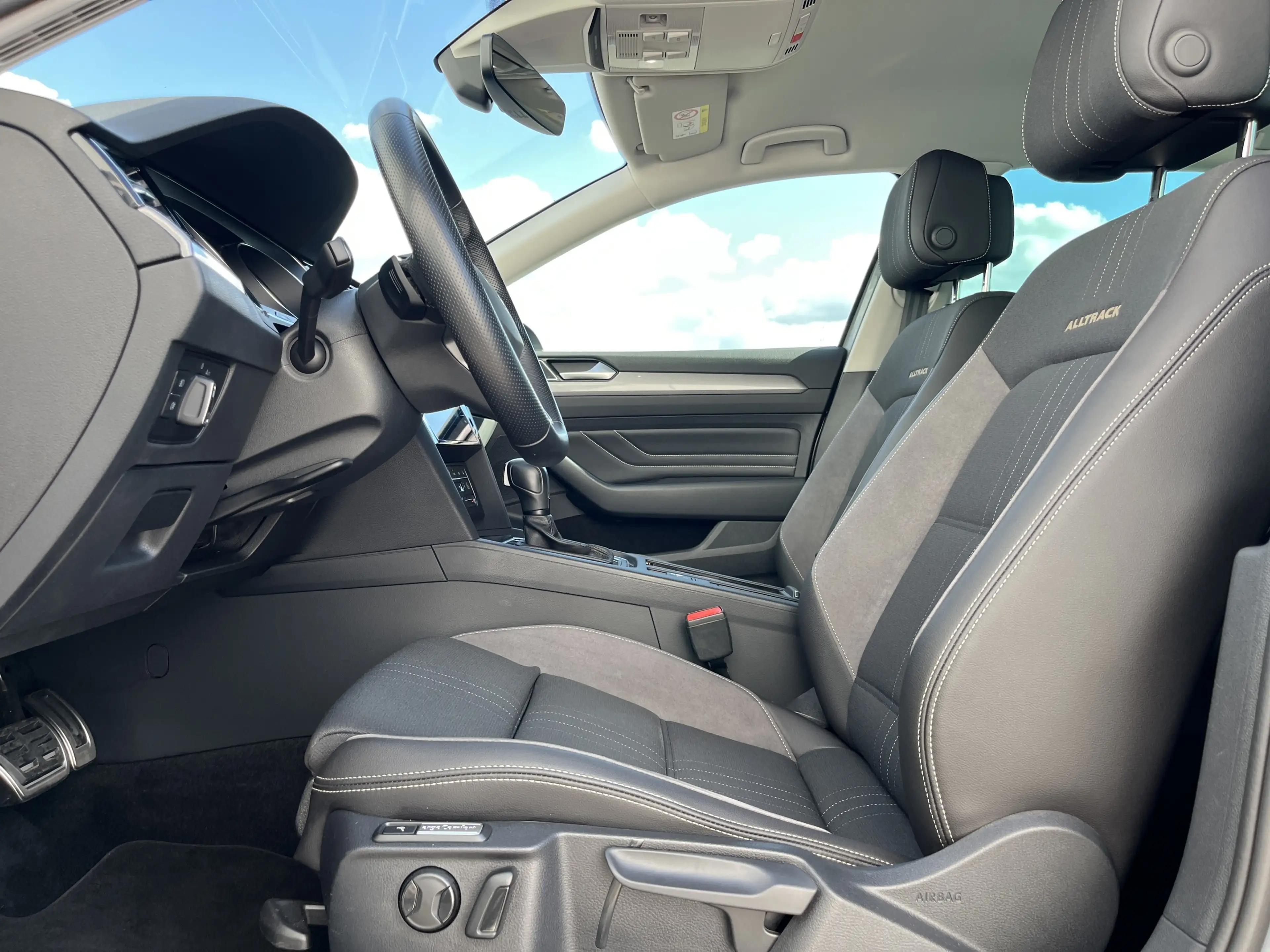 Volkswagen Passat Alltrack 2.0 TDI DSG 4Mo 1,99% Fin. Navi TravelAssist LED R — photo 13