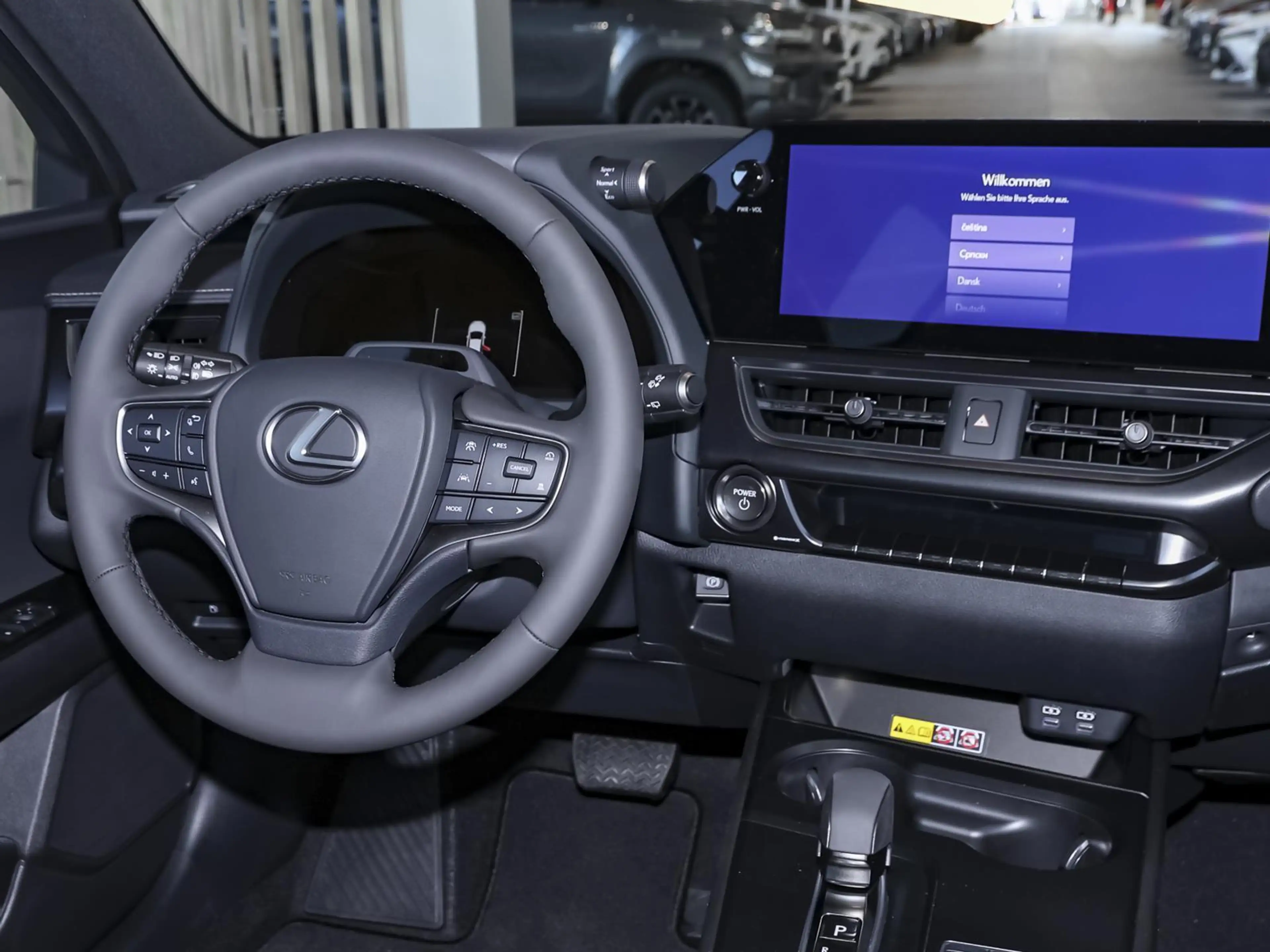 Lexus UX 250h 300h F-Sport Design LEDER NAVI SHZ PDC KLIMA — photo 9