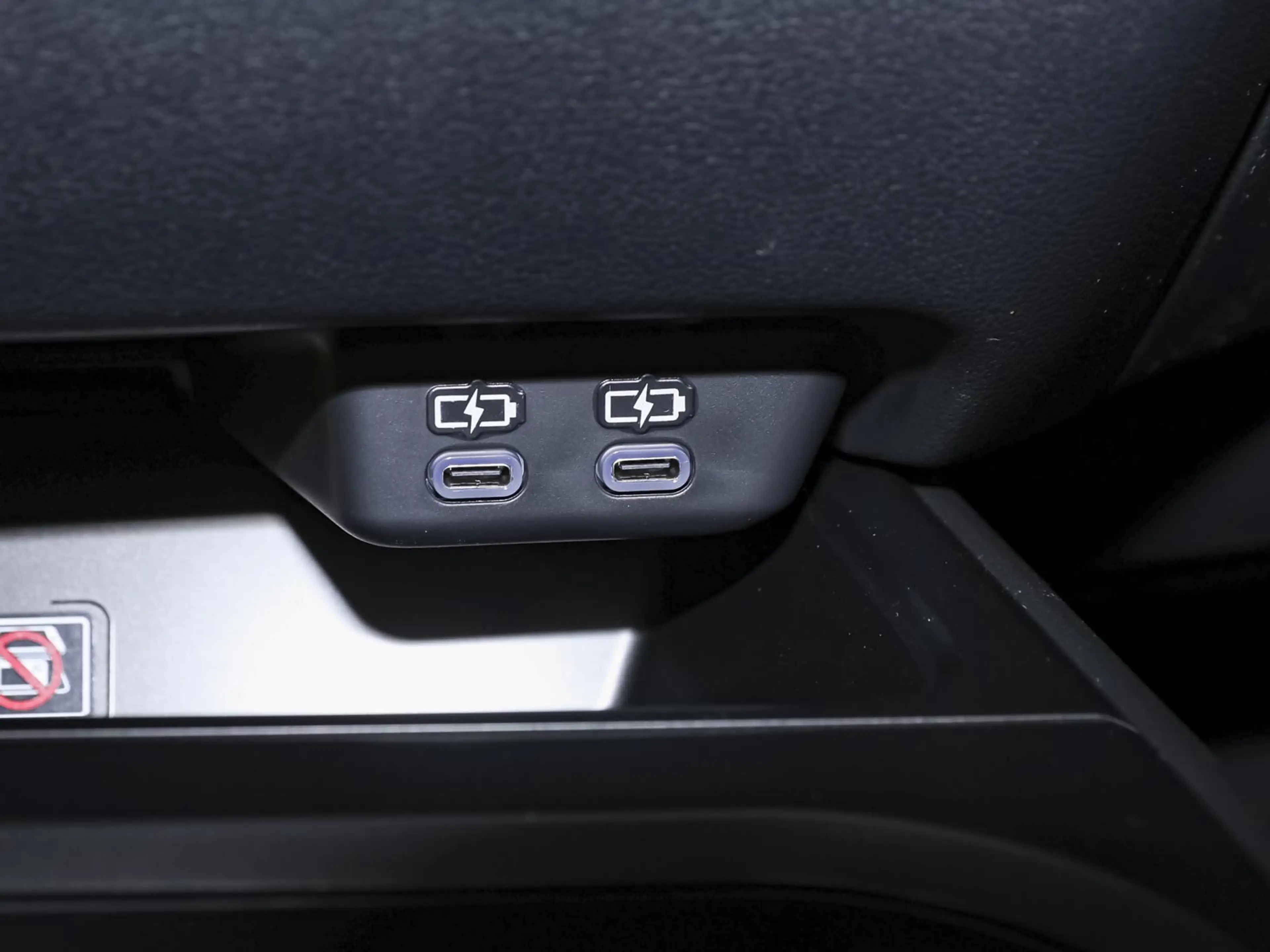 Lexus UX 250h 300h F-Sport Design LEDER NAVI SHZ PDC KLIMA — photo 14
