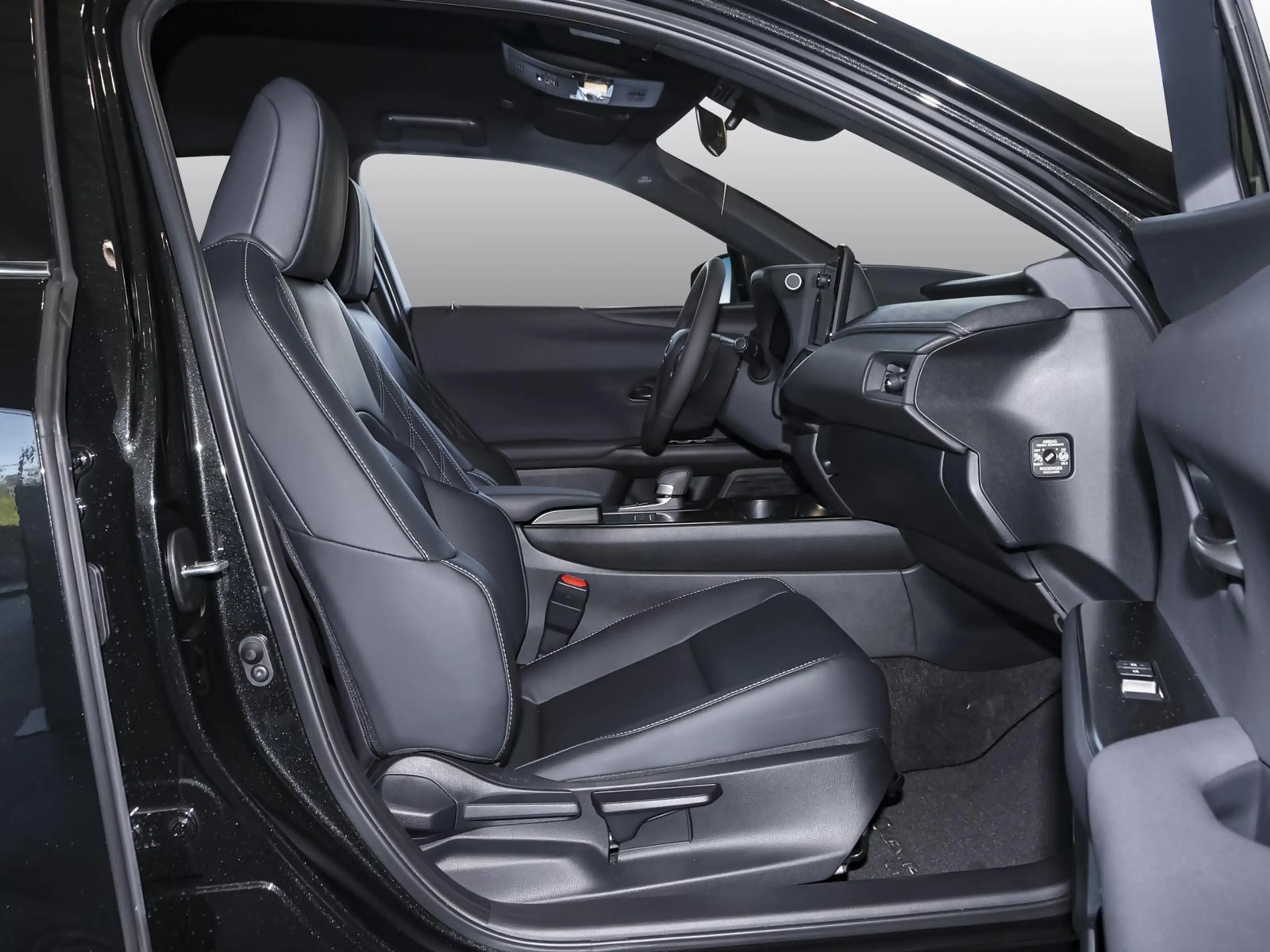 Lexus UX 250h 300h F-Sport Design LEDER NAVI SHZ PDC KLIMA — photo 6