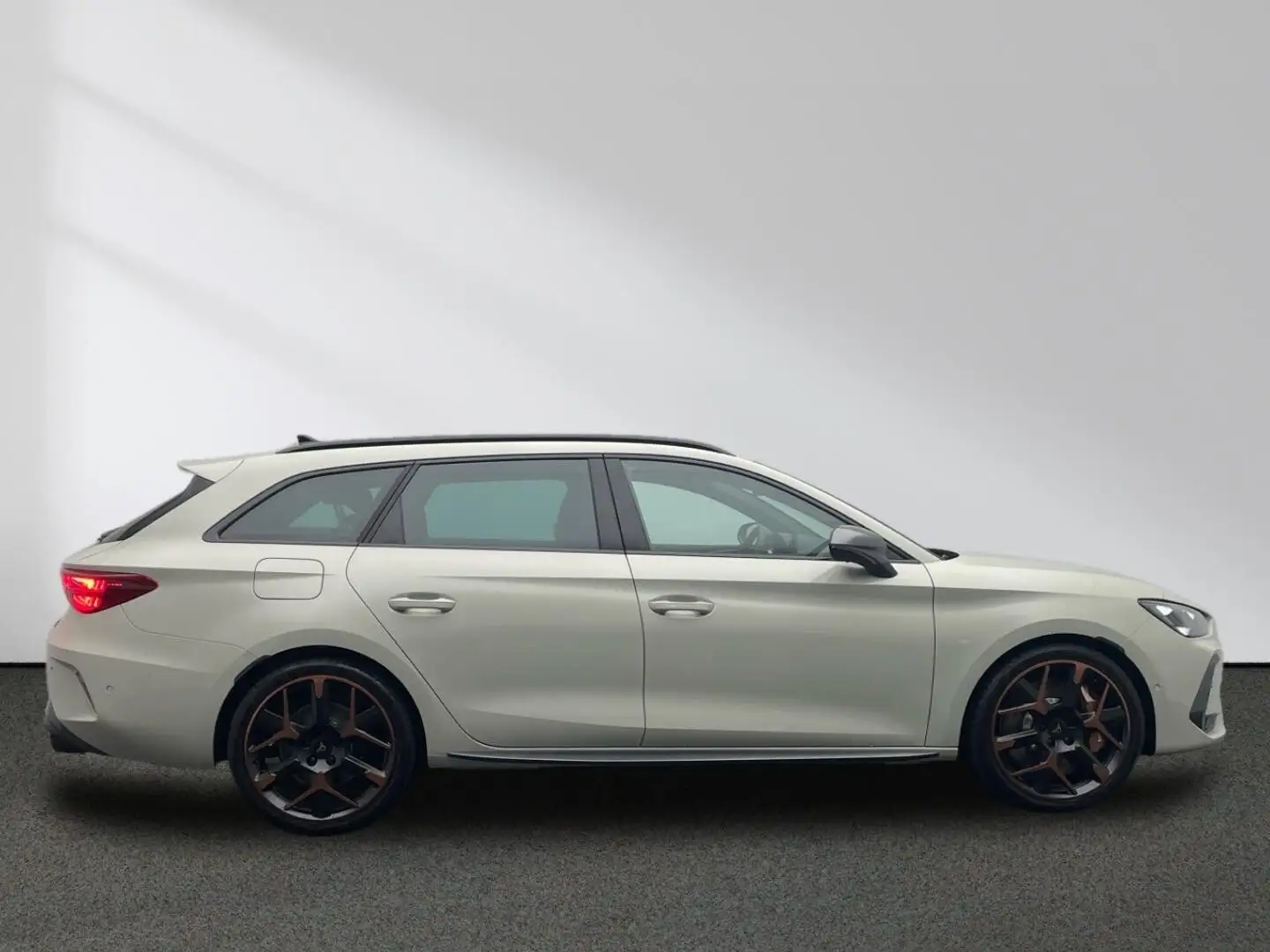 CUPRA Leon Sportstourer 2.0 TSI 4Drive VZ Pano. Memory Grau - 2