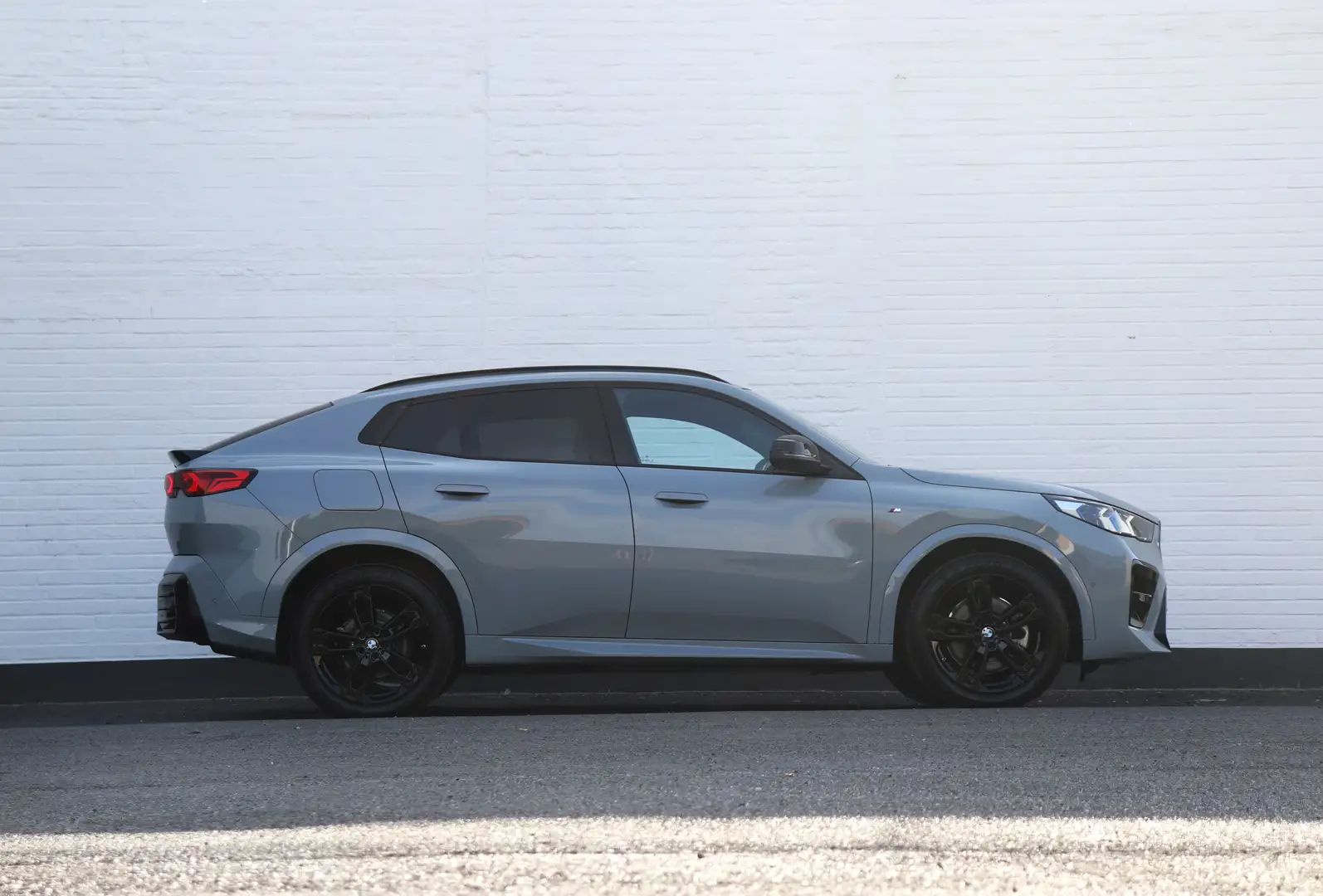 BMW iX2 xDrive30 M-sport - Pano/H&K/AdaptiveLED/HUD/Towbar Gris - 2
