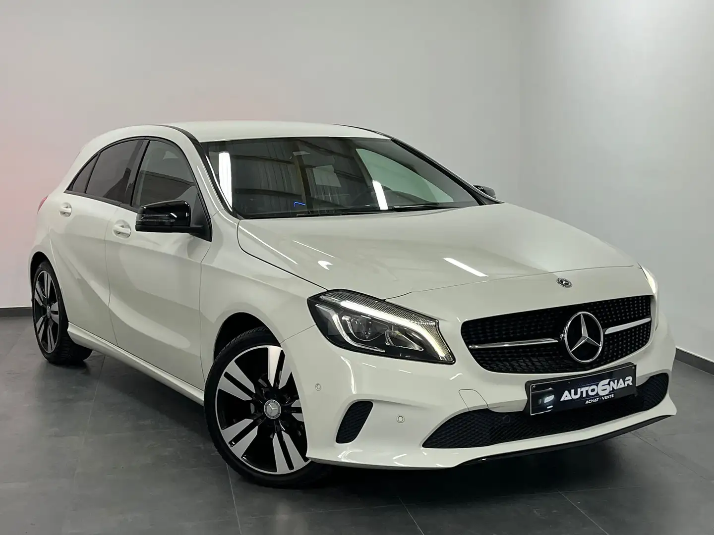 Mercedes-Benz A 180 EU6c - d - Boite auto - Navi - Airco - Xenon Blanc - 1