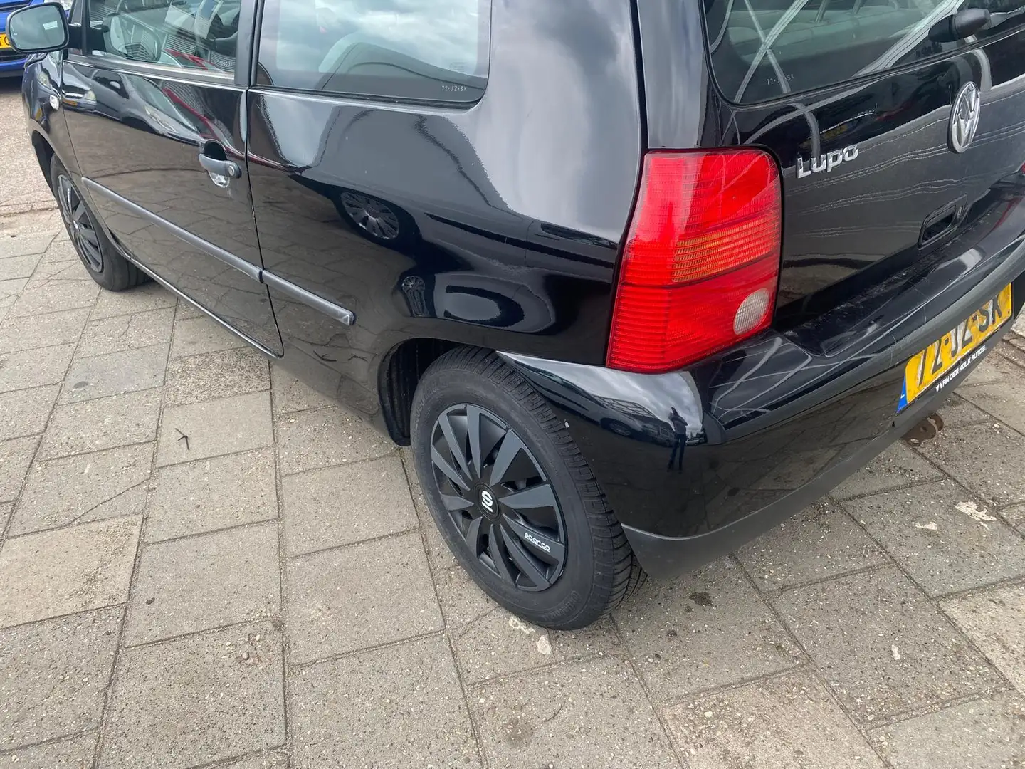 Volkswagen Lupo 1.4 Trendline A.P.K. tot juni 2026! Zwart - 2
