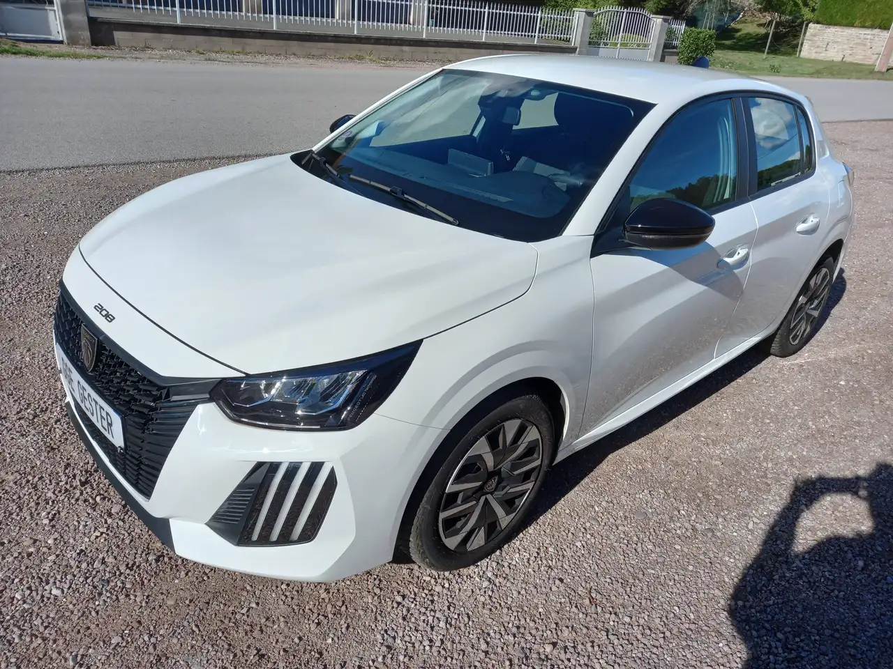 Peugeot 208 208 — photo 4
