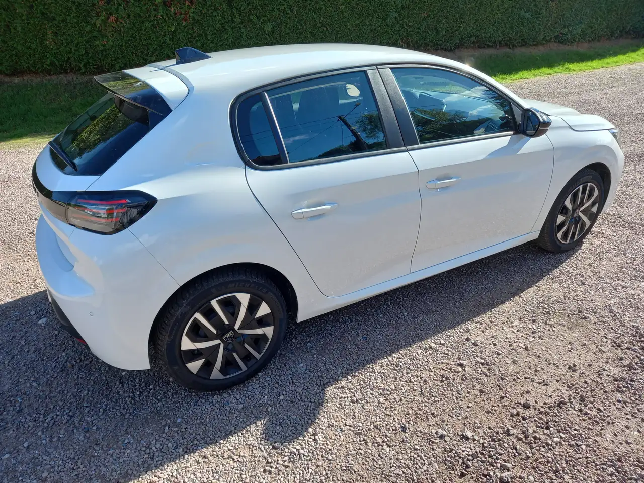 Peugeot 208 208 — photo 8