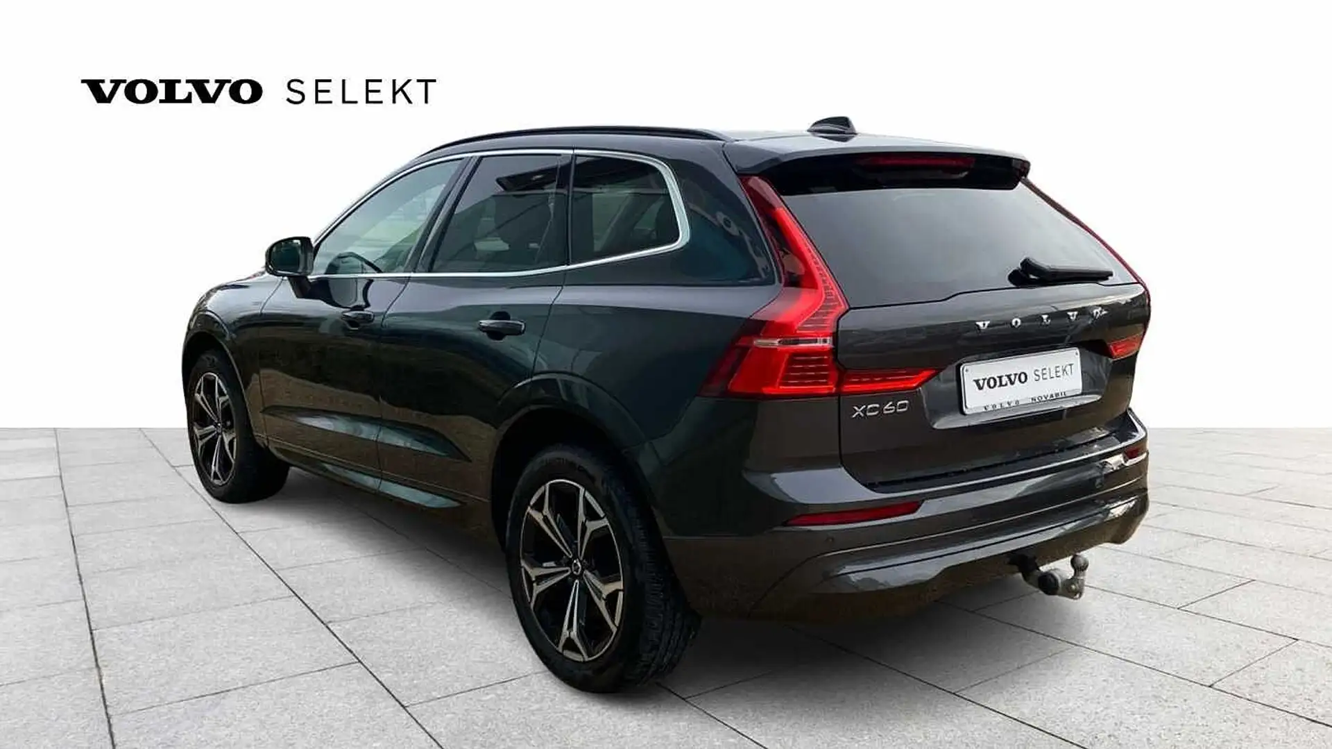 Volvo XC60 II Momentum Pro, B4 Mild-Hybrid Diesel Grijs - 2