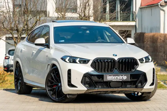 BMW X6 view 3