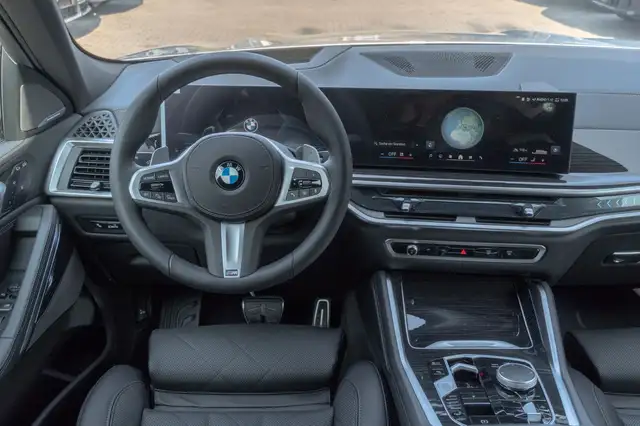 BMW X6 view 13
