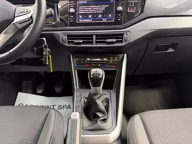 Volkswagen Polo view 12
