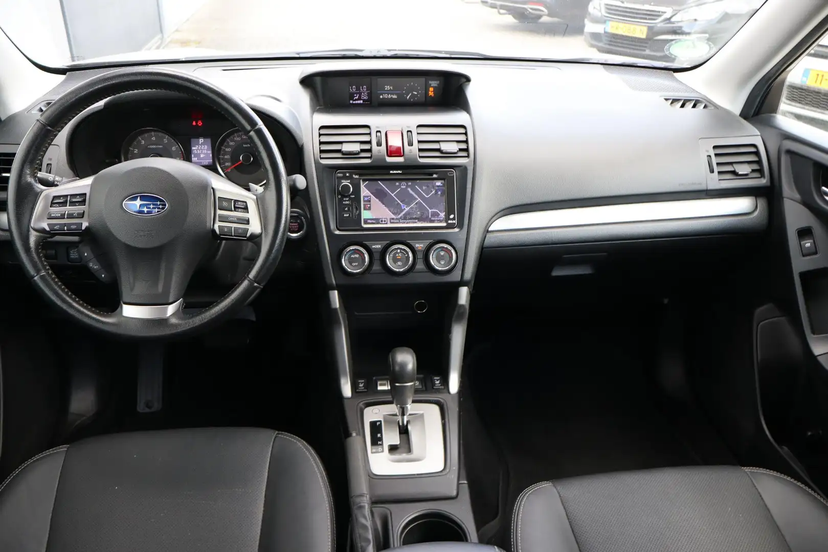 Subaru Forester 2.0 Executive Climate control, Navigatie, Cruise c Grijs - 2