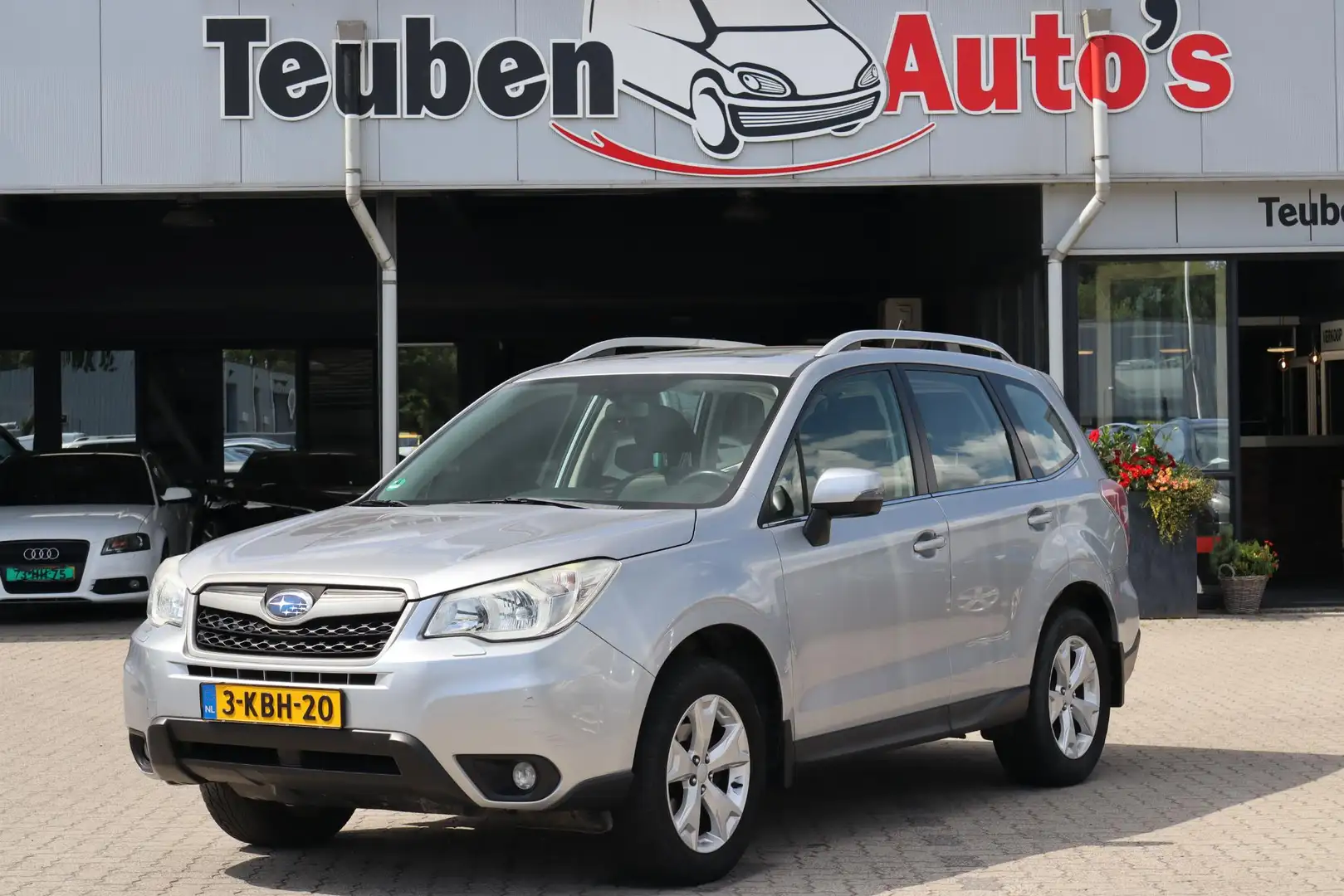 Subaru Forester 2.0 Executive Climate control, Navigatie, Cruise c Grijs - 1