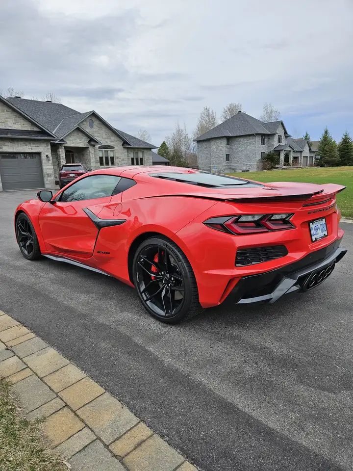 Chevrolet Corvette снимка Chevrolet Corvette