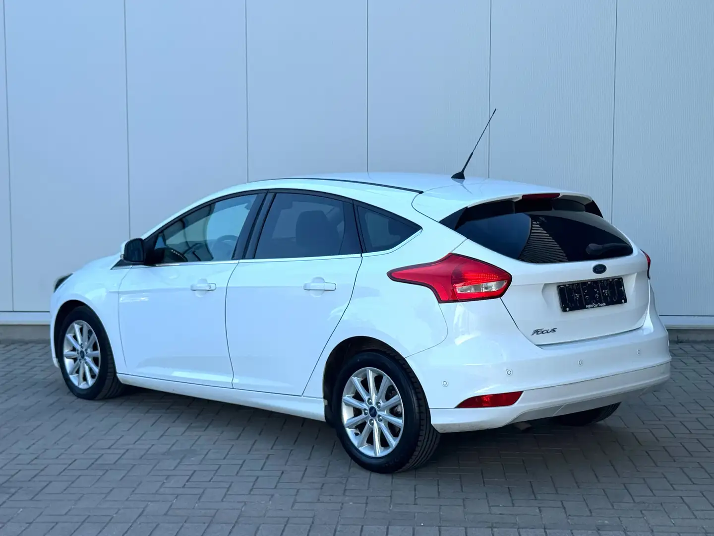 Ford Focus ✅1.5TDCi GARANTIE Titanium Airco Navi PDC Cruise Blanc - 2