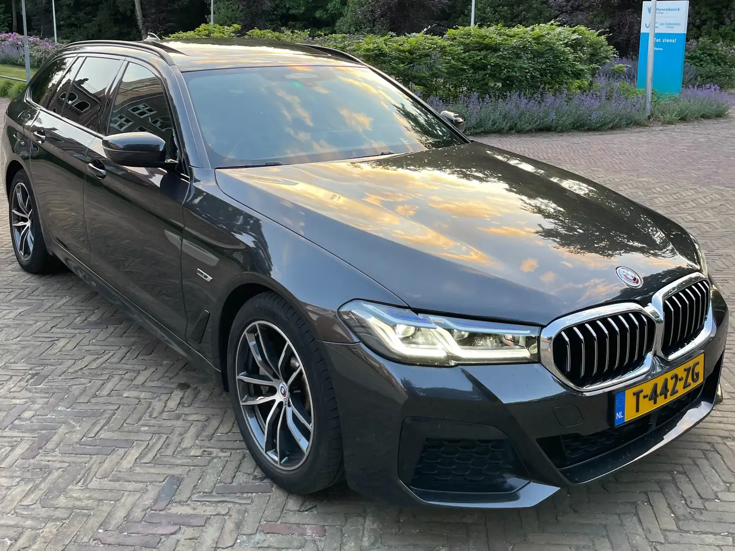 BMW 530 530e|MSport|Pano|HUD|Leder|4-zone airco|ACC Grijs - 2