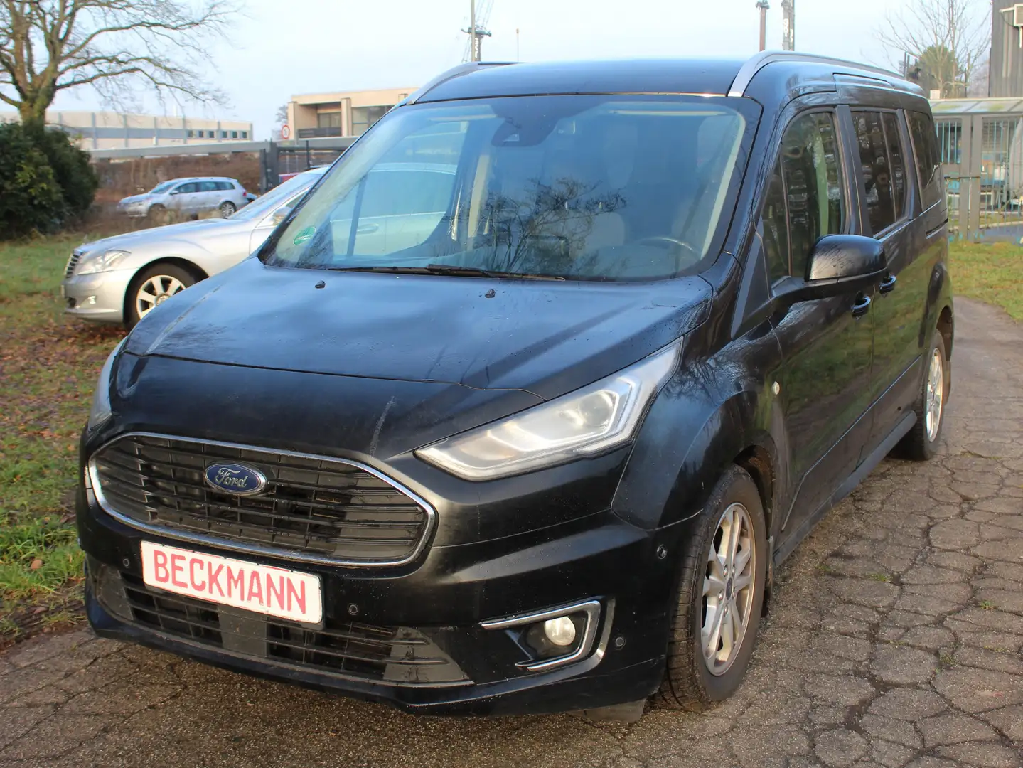 Ford Tourneo Connect Titanium Schwarz - 2