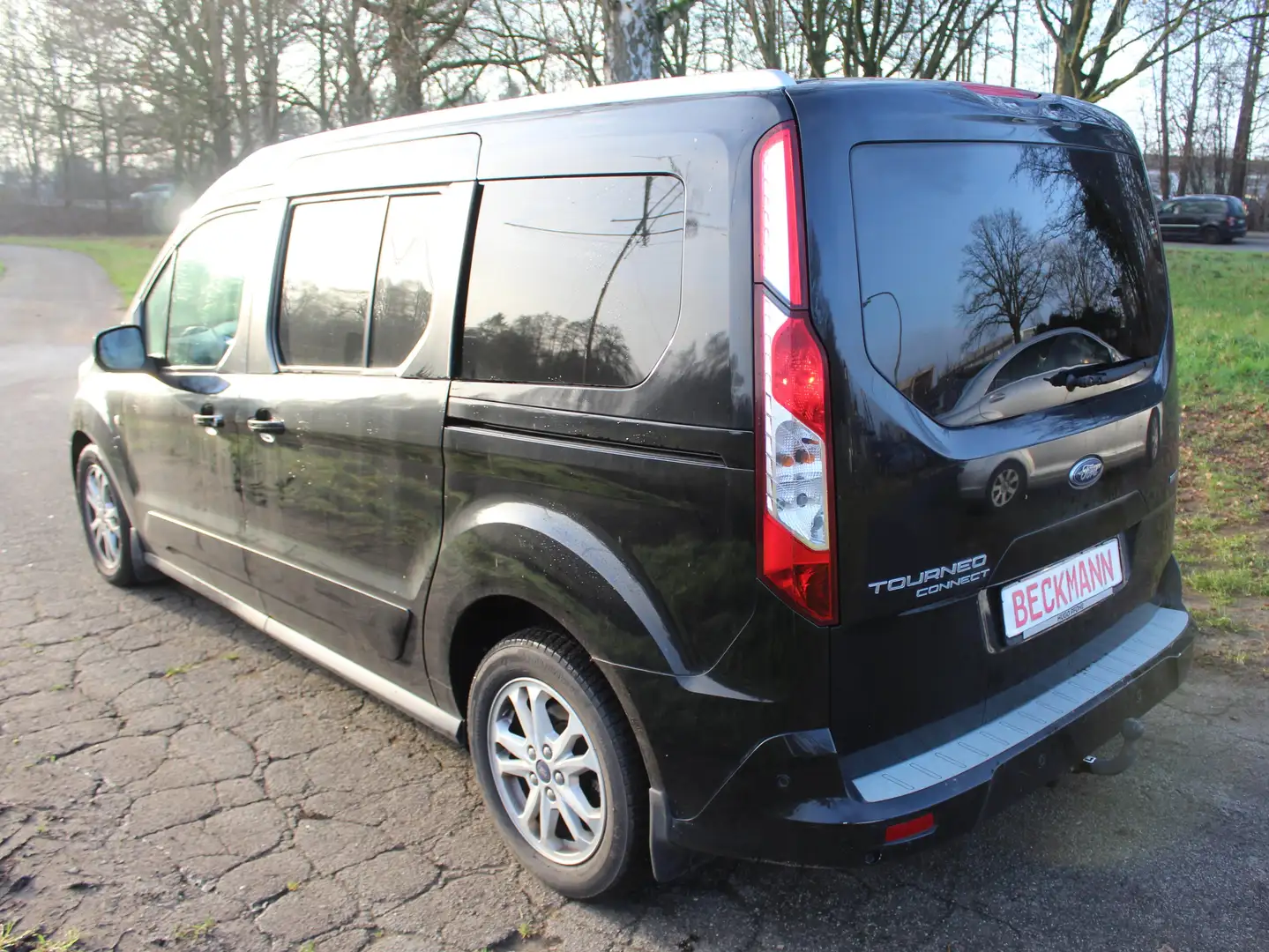 Ford Tourneo Connect Titanium Schwarz - 1