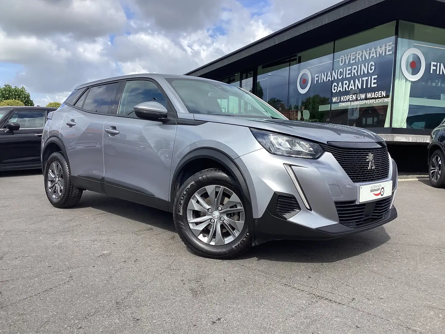 Peugeot 2008 1.2i/1steEig/41000km/Carplay/Cam&Pdc/Alu/Cruise... Zilver - 1