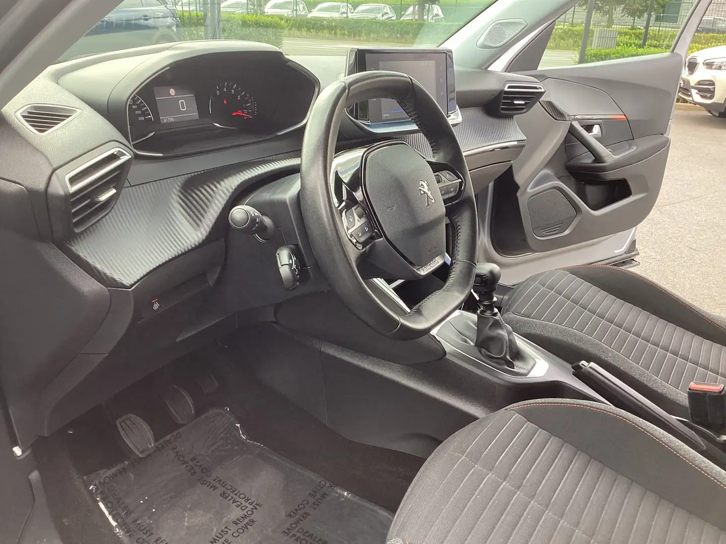 Peugeot 2008 1.2i/1steEig/41000km/Carplay/Cam&Pdc/Alu/Cruise... Zilver - 2