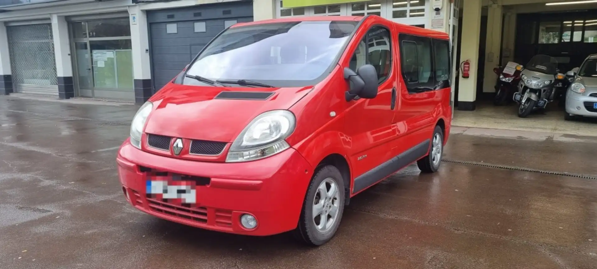 Renault Trafic Traf. 2.0dCi Generation Privilege 115 Rood - 2