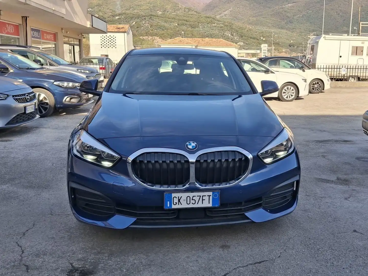 BMW 118 Serie 1 F40 118d Business Advantage auto Blu/Azzurro - 2