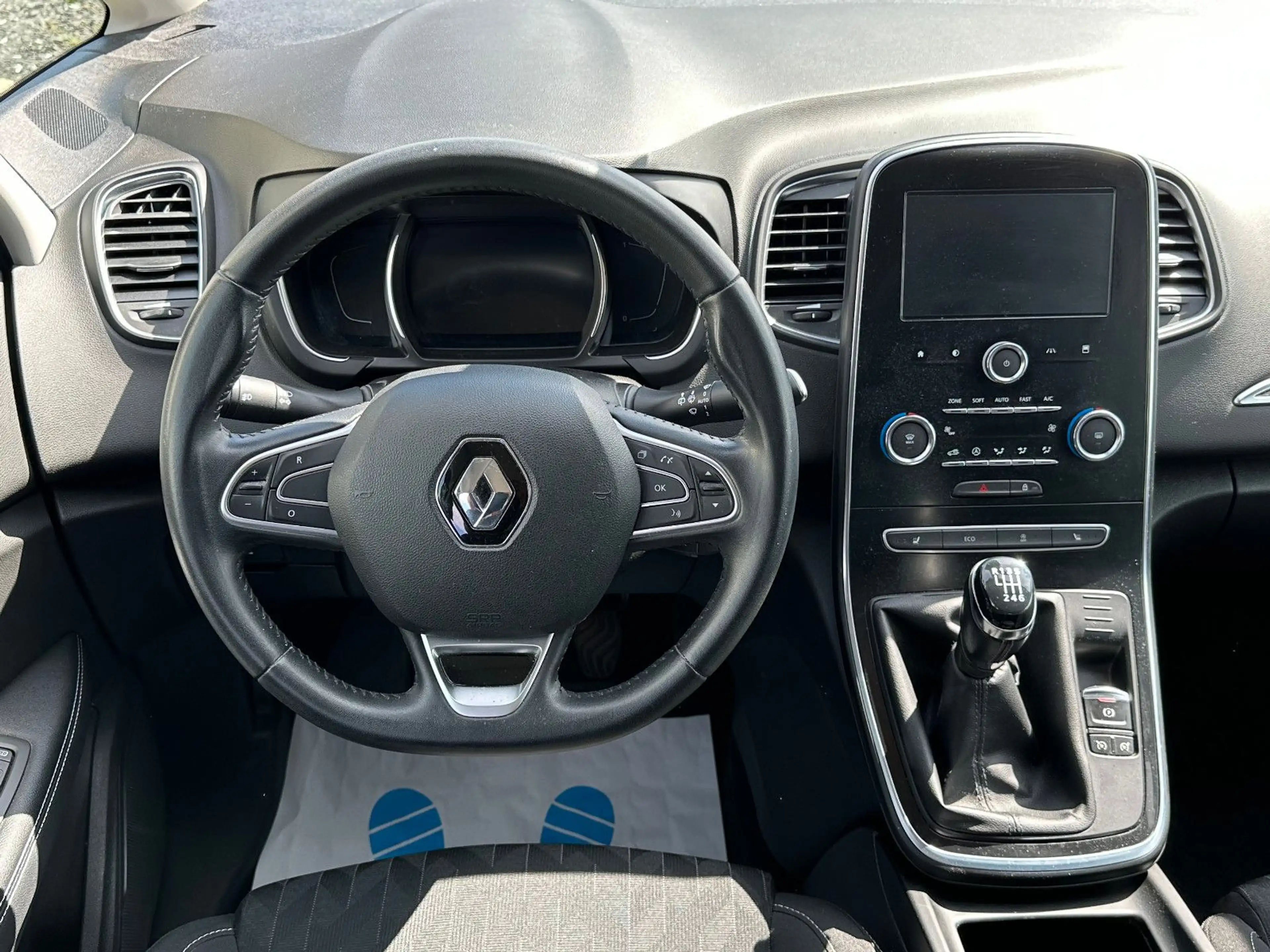 Renault Scenic IV Limited*NAVI*KAMERA*SHZ*MFL*20" FELGEN — photo 9
