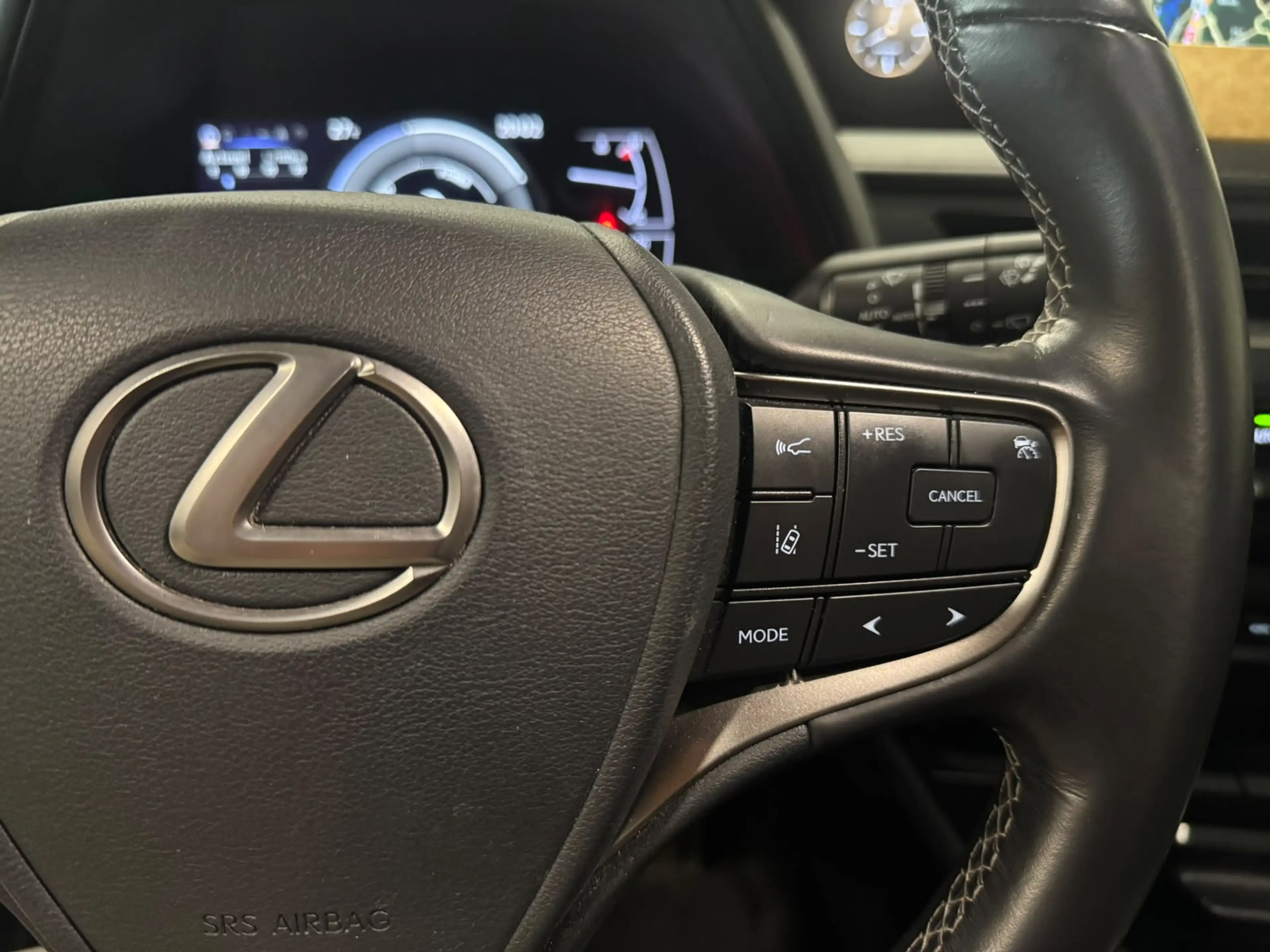 Lexus UX 250h Luxury Line | Stoelverwarming | Carplay | Adaptive — photo 11