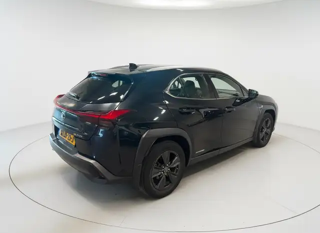 Lexus Ux view 2