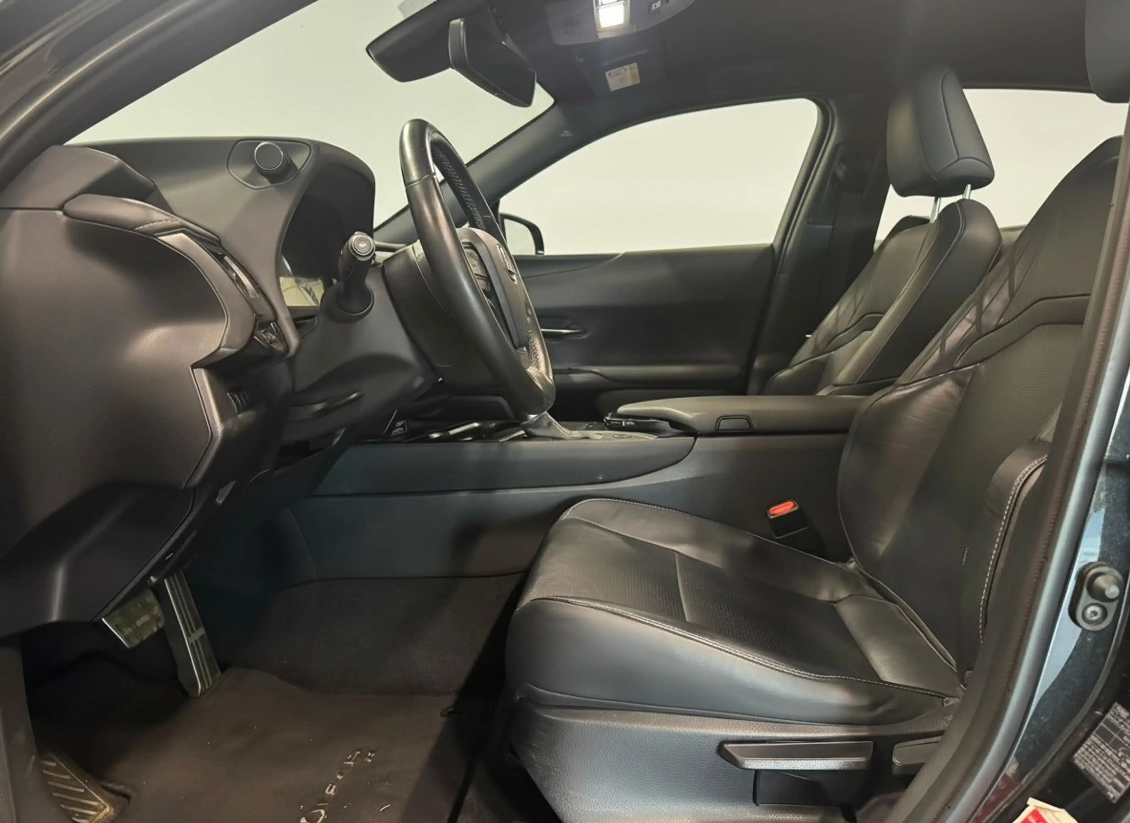 Lexus UX 250h Luxury Line | Stoelverwarming | Carplay | Adaptive — photo 8