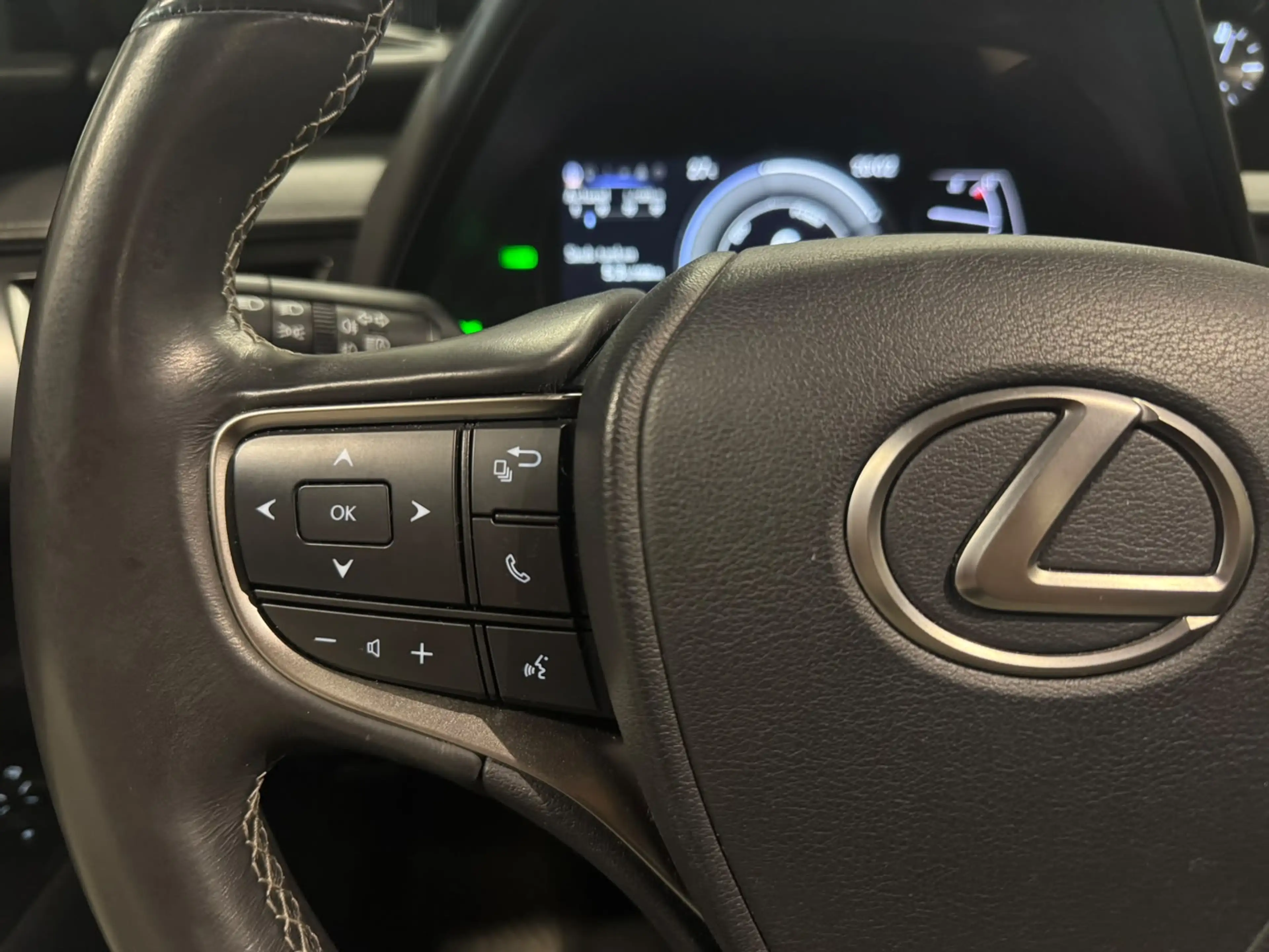 Lexus UX 250h Luxury Line | Stoelverwarming | Carplay | Adaptive — photo 10