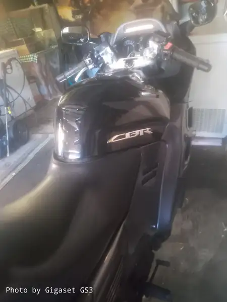 Honda CBR 1000 RR - foto 4
